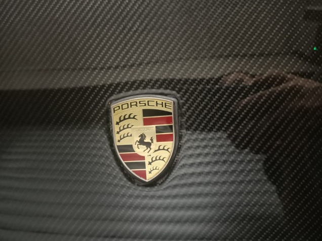 Porsche Cayenne Kaput Carbon Çalışması